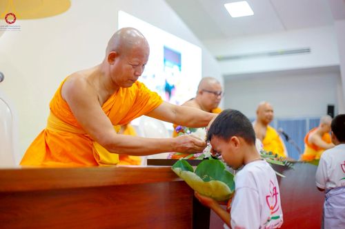 ภาพ No.213765:วันเสาร์ที่ 29 มีนาคม พ.ศ. 2568 พิธีตัดปอยผม ขอขมาผู้ปกครอง มอบบาตร-ผ้าไตร และพิธีบรรพชาสามเณร ณ ศูนย์ปฏิบัติธรรมจังหวัดระยอง (บ้านช่องลม) ต.บางบุตร อ.บ้านค่าย จ.ระยอง