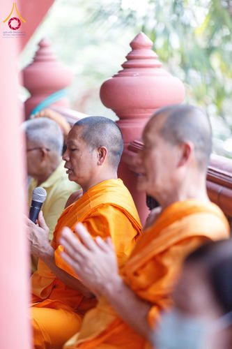 ภาพ No.202140:พิธีเจริญพระพุทธมนต์ ปฏิบัติธรรม มอบทุนการศึกษา ถวายสังฆทาน 108 วัด เพื่อถวายเป็นพุทธบูชา และขับเคลื่อนโครงการหมู่บ้านรักษาศีล 5 โดยคณะสงฆ์จังหวัดนครปฐม คณะศิษยานุศิษย์วัดพระธรรมกาย โครงการธรรมยาตรา ปีที่ 13 ณ วัดบางปลา อำเภอบางเลน จังหวัดนครปฐม