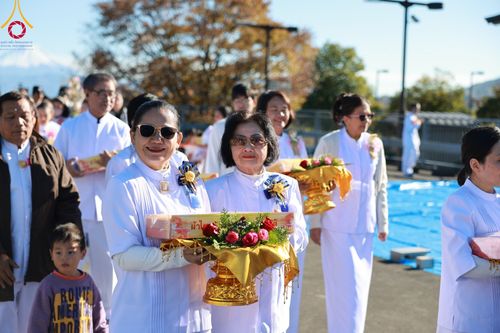 ภาพ No.95452:พิธีทอดกฐินบรมจักรพรรดิสร้างทุกสิ่ง วัดพระธรรมกายยามานาชิ ประเทศญี่ปุ่น วันอาทิตย์ที่ 19 พฤศจิกายน พ.ศ. 2566