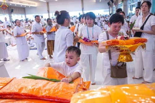 ภาพ No.128840:พิธีทอดผ้าป่าฉลองมหารัตนเจดีย์สิริปทุมสวรรค์ ณ ศูนย์ปฏิบัติธรรมภาคใต้ อ.บางกล่ำ จ.สงขลา วันที่ 10 มีนาคม พ.ศ. 2567