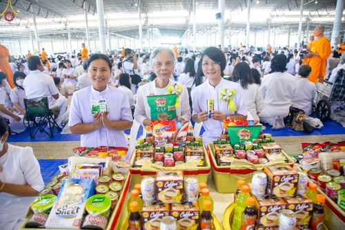 ภาพ No.89431:พิธีตักบาตร ข้าวสารอาหารแห้ง พิธีบูชาข้าวพระ และพิธีจุดเทียนใจ ไฟนิรันดร์  อนันตชัย ณ สภาธรรมกายสากล วัดพระธรรมกาย วันอาทิตย์ที่ 1 ตุลาคม พ.ศ. 2566