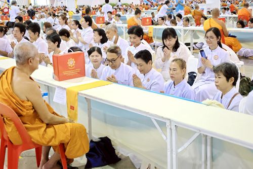 ภาพ No.236329:วันที่ 3 สิงหาคม พ.ศ. 2568 พิธีถวายมหาสังฆทานคณะสงฆ์ 2,000 กว่าวัดทั่วประเทศ ปีที่ 25 , พิธีถวายไทยธรรมคณะสงฆ์ 323 วัด 4 จังหวัดชายแดนภาคใต้ ณ วัดพระธรรมกาย