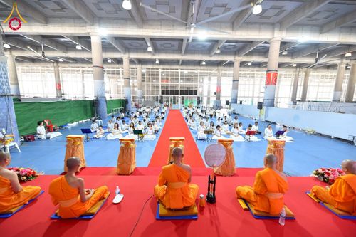 ภาพ No.238079:วันอังคารที่ 12 สิงหาคม พ.ศ. 2568 กิจกรรมวันแม่แห่งชาติ พิธีเปิดห้องปฎิบัติธรรม "กลางใส ใจสว่าง" (World Inner Peace Meditation Room) พิธีลูกกราบคุณแม่-คุณพ่อ พิธีทอดผ้าป่ากองทุนเลี้ยงพระ&กฐิน 30,000 วัด(บูชาธรรมหลวงพ่อ) พิธีไถ่โคท้อง 2 ตัว  ณ วิหารคด 2 ว