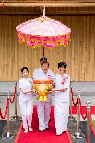 ภาพ No.263173:วันที่ 18 ตุลาคม พ.ศ. 2568 พิธีทอดกฐินสามัคคีเพื่อซื้อที่ดิน  สร้างอาคารครัวและโรงอาหาร  ห้องน้ำพร้อมโรงซักตากชาย-หญิง  และพิธีทอดกฐินสามัคคีทั่วไทย 30,000 วัด  ศูนย์ปฏิบัติธรรมนานาชาติทุ่งแสงธรรม  (Moonastery Meditation Center) ต.แสงอรุณ อ.ทับสะแก จ.ประ