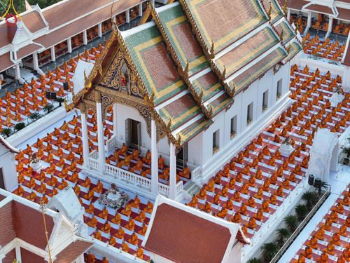 ภาพ No.197129:พิธีจุดประทีปถวายเป็นพุทธบูชา และบูชาธรรมมหาปูชนียาจารย์ ณ วัดโบสถ์(บน) ตำบลบางคูเวียง อำเภอบางกรวย จังหวัดนนทบุรี ในโครงการธรรมยาตรา กตัญญูบูชา มหาปูชนียาจารย์ พระมงคลเทพมุนี(สด จนฺทสโร) พระผู้ปราบมาร อนุสรณ์สถาน 7 แห่ง ปีที่ 13 วันที่ 18 มกราคม พ.ศ. 25