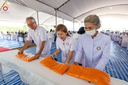 ภาพ No.211505:วันอาทิตย์ที่ 16 มีนาคม พ.ศ. 2568 พิธีทอดผ้าป่าฉลองปทุมเจดีย์ ณ ศูนย์อบรมเยาวชนปัตตานี