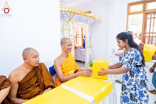 ภาพ No.175843:พิธีทอดผ้าป่าสมทบกฐิน ณ วัดศรีสุมนะ วิเวกรามายา เมืองมาตะเล ศรีลังกา โดยมูลนิธิธรรมกาย ในนามหลวงพ่อธัมมชโย วันที่ 8 พฤศจิกายน พ.ศ. 2567