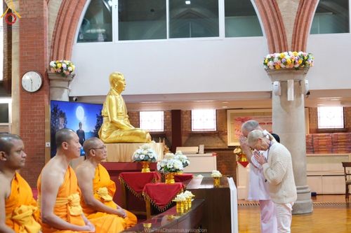 ภาพ No.161373:วัดพระธรรมกายลอนดอน สหราชอาณาจักร จัดงานบุญ น้อมถวายเป็นพุทธบูชา และบูชาธรรมเนื่องในวาระ 140 ปี วันคล้ายวันเกิดด้วยรูปกายเนื้อของ พระมงคลเทพมุนี (สด จนฺทสโร) พระผู้ปราบมาร ในวันที่ 10 ตุลาคม พ.ศ. 2567