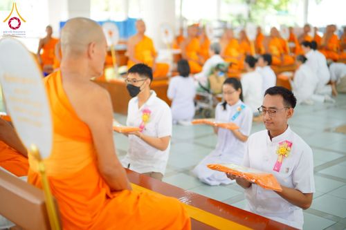 ภาพ No.276441:วันศุกร์ที่ 5 ธันวาคม พ.ศ. 2568 (วันพระ ขึ้น 15 ค่ำ เดือน 1) พิธีบุพเปตพลี ครั้งที่ 175 ร่วมอุทิศบุญแด่หมู่ญาติที่ล่วงลับไปแล้ว และสืบทอดอายุพระพุทธศาสนา ณ หอฉันคุณยายอาจารย์ฯ วัดพระธรรมกาย