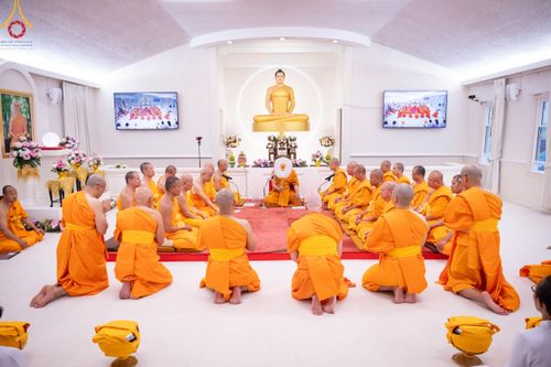 ภาพ No.144990:พิธีบรรพชา และอุปสมบท ธรรมทายาท โดยมี พระเดชพระคุณพระธรรมรัตนาภรณ์ เป็นพระอุปัชฌาย์ ยังความปลื้มปิติใจให้แก่ผู้ปกครอง และคณะญาติมิตร ณ วัดพระธรรมกายนิวเจอร์ซี  ประเทศสหรัฐอเมริกา