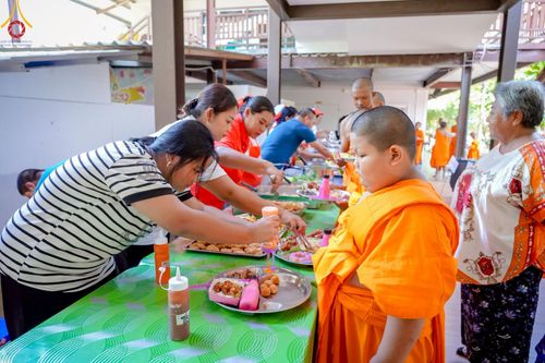 ภาพ No.218166:วันอาทิตย์ที่ 6 เมษายน พ.ศ. 2568 ว่าที่ร้อยตรี ตระกูล โทธรรม ผู้ว่าราชการจังหวัดนราธิวาส เหล่ากาชาดจังหวัดนราธิวาส และเจ้าหน้าที่ข้าราชการทุกภาคส่วน ร่วมถวายภัตตาหารแด่คณะสงฆ์และสามเณรภาคฤดูร้อน ณ ที่พักสงฆ์บ้านร่มเย็น ศูนย์อบรมเยาวชนเมืองนราธิวาส