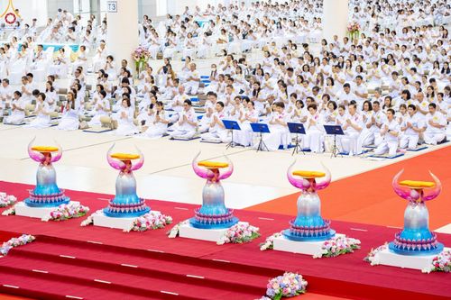 ภาพ No.240632:วันพุธที่ 27 สิงหาคม พ.ศ. 2568 พิธีปฏิบัติธรรมภาคสาย ในวันธรรมชัย ณ วัดพระธรรมกาย จ.ปทุมธานี