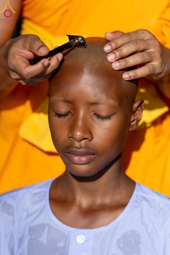 ภาพ No.132843:พิธีตัดปอยผม โครงการสามเณรฟื้นฟูพระพุทธศาสนาทั่วไทย ณ มหารัตนวิหารคด26 วัดพระธรรมกาย วันอาทิตย์ที่ 31 มีนาคม พ.ศ. 2567