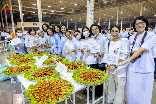 ภาพ No.120590:พิธีถวายภัตตาหารเป็นสังฆทาน แด่คณะพระธรรมยาตรา ปีที่ 12 วันที่ 29 มกราคม พ.ศ. 2567 ณ สภาธรรมกายสากล วัดพระธรรมกาย