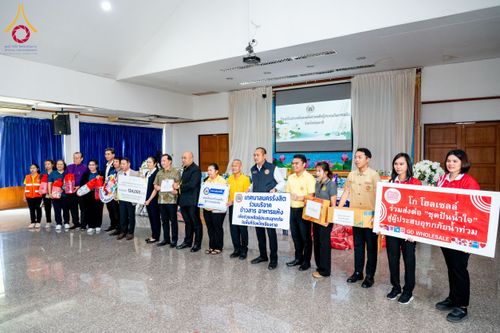 ภาพ No.159378:วัดพระธรรมกาย มูลนิธิธรรมกาย คณะศิษยานุศิษย์ฯ มอบถุงยังชีพ ข้าวสารอาหารแห้ง สมทบศูนย์รับบริจาคช่วยเหลือ ผู้ประสบภัยภาคเหนือ จังหวัดปทุมธานี มอบชุดอาหารปรุงสุกใหม่ ส่งแรงใจแก่เจ้าหน้าที่ผู้ปฏิบัติงาน และจิตอาสา วันที่ 27 กันยายน พ.ศ. 2567
