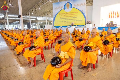 ภาพ No.223324:วันวิสาขบูชา วันอาทิตย์ที่ 11 พฤษภาคม พ.ศ. 2568 พิธีตักบาตร และปฎิบัติธรรม ณ สภาธรรมกายสากล วัดพระธรรมกาย