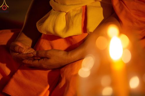 ภาพ No.122202:พิธีจุดประทีปถวายเป็นพุทธบูชา และบูชาธรรมมหาปูชนียาจารย์ พระมงคลเทพมุนี(สด จนฺทสโร) ในโครงการธรรมยาตรา กตัญญูบูชา มหาปูชนียาจารย์ พระมงคลเทพมุนี(สด จนฺทสโร) พระผู้ปราบมาร อนุสรณ์สถาน 7 แห่ง ปีที่ 12 วันที่ 31 มกราคม พ.ศ. 2567 ณ วัดพระธรรมกาย จ.ปทุมธานี (