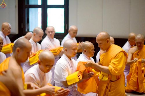 ภาพ No.229132:วันเสาร์ที่ 14 มิถุนายน พ.ศ. 2568 พิธีบรรพชา , พิธีถวายบาตร , พิธีอุปสมบท ในโครงการบรรพชาอุปสมบทหมู่ ผู้บริหารรุ่นที่ 15 และ อุดมศึกษา รุ่นที่ 52 ณ โบสถ์พระไตรปิฎก วัดพระธรรมกาย