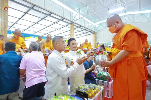 ภาพ No.80906:พิธีตักบาตรพระ ๒๑๖ รูป และ พิธีถวายมหาสังฆทาน ๕๒ วัด ฉลองครบรอบ ๑๖ ปี ธุดงคสถานพรรัตนแพร่ วันอังคารที่ ๙ พฤษภาคม พ.ศ.๒๕๖๖ ณ ธุดงคสถานพรรัตนะ อำเภอวังชิ้น จังหวัดแพร่