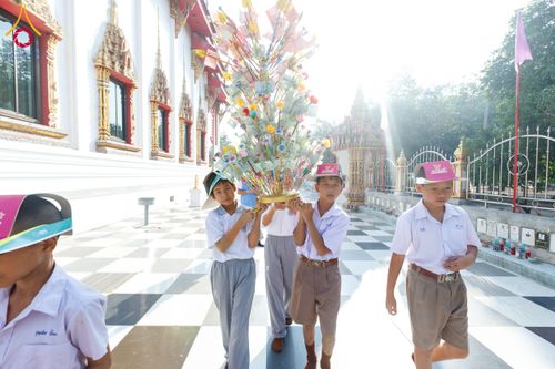 ภาพ No.200006:พิธีทอดผ้าป่าทำนุบำรุงศาสนสถาน ณ วัดบางไผ่นารถ ตำบลบางไทรป่า อำเภอบางเลน จังหวัดนครปฐม ในโครงการธรรมยาตรา กตัญญูบูชา มหาปูชนียาจารย์ พระมงคลเทพมุนี(สด จนฺทสโร) พระผู้ปราบมาร อนุสรณ์สถาน 7 แห่ง ปีที่ 13 วันที่ 22 มกราคม พ.ศ. 2568