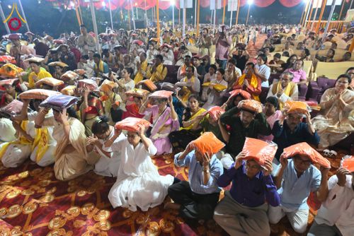 ภาพ No.179738:พิธีทอดกฐินสมทบ ณ วัดพุทธบังคลาเทศ (Bangladesh Buddhist Monastery, Bodhgaya)  เมืองพุทธคยา ประเทศอินเดีย วันที่ 11 พฤศจิกายน พ.ศ. 2567