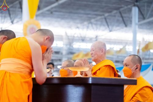 ภาพ No.102781:พิธีรับมอบต้นสมบัติจักรพรรดิ เพื่องานเผยแผ่พระพุทธศาสนาวิชชาธรรมกายไปทั่วโลก แด่ศูนย์ส่งเสริมศีลธรรมทั่วโลก 224 แห่ง วันอาทิตย์ที่ 17 ธันวาคม พ.ศ. 2566 ณ สภาธรรมกายสากล วัดพระธรรมกาย