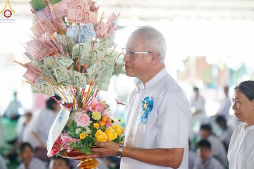 ภาพ No.172466:พิธีทอดกฐินเพื่อสร้าง "ลานเอนกประสงค์พญานาค 4 ตระกูล" วันที่ 15 พฤศจิกายน พ.ศ.2567 ณ พุทธอุทยานนานาชาติ อ.โพนพิสัย จ.หนองคาย