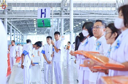 ภาพ No.134556:V.35 เพื่อบุญต้นเดือน การรับบุญของเจ้าหน้าที่หน่วยงานต่างๆ เพื่องานบุญวันอาทิตย์ต้นเดือน ณ วัดพระธรรมกาย วันที่ 7 เมษายน พ.ศ. 2567