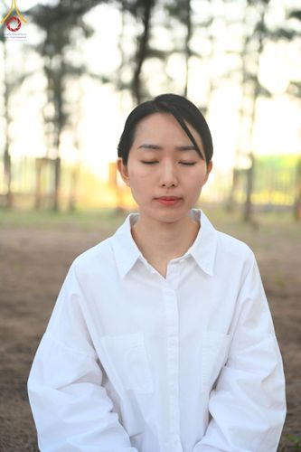 ภาพ No.190247:พิธีตักบาตรพระธรรมยาตรา ณ อนุสรณ์สถานลำดับที่ 1 สถานที่เกิดด้วยรูปกายเนื้อ อนุสรณ์สถานมหาวิหารพระมงคลเทพมุนี (โลตัสแลนด์) อ.สองพี่น้อง จ.สุพรรณบุรี ในโครงการธรรมยาตรา กตัญญูบูชา มหาปูชนียาจารย์ พระมงคลเทพมุนี(สด จนฺทสโร) พระผู้ปราบมาร อนุสรณ์สถาน 7 แห่ง 