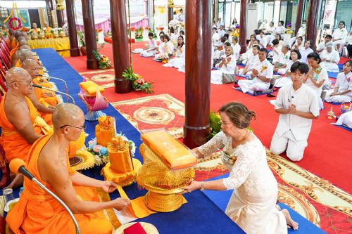 ภาพ No.183665:พิธีทอดกฐิน ณ วัดกลางธนรินทร์ จ.สิงห์บุรี ในโครงการทอดกฐินสามัคคีทั่วไทย 30,000 วัด บูชาธรรม 80 ปี หลวงพ่อธัมมชโย โดยคณะศิษยานุศิษย์วัดพระธรรมกาย วันที่ 9 พฤศจิกายน  พ.ศ. 2567