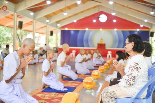 ภาพ No.135203:พิธีตัดปอยผม, พิธีขอขมารับผ้าไตร, พิธีบรรพชา, พิธีถวายบาตร ในโครงการบรรพชาสามเณร ฟื้นฟูพระพุทธศาสนาทั่วไทย  ณ ศูนย์ปฏิบัติธรรมบุญประสาน ต.พญาเย็น อ.ปากช่อง จ.นครราชสีมา วันที่ 5 เมษายน พ.ศ. 2567