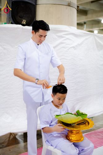 ภาพ No.143802:พิธีปลงผมยุวธรรมทายาท โครงการสามเณรโรงเรียนนานาชาติ รุ่นที่  13 ณ วิหารคด คอร์ 9 วัดพระธรรมกาย วันอาทิตย์ที่ 7 กรกฎาคม พ.ศ. 2567
