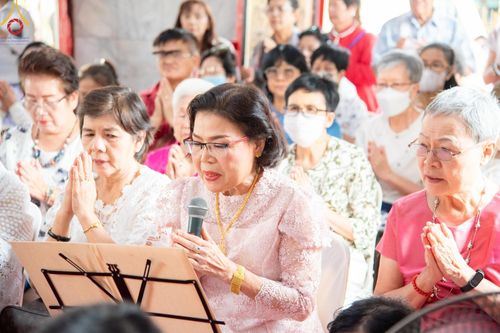 ภาพ No.165080:พิธีทอดกฐิน ณ วัดใหม่พิเรนทร์ แขวงวัดอรุณ เขตบางกอกใหญ่ กรุงเทพมหานคร ในโครงการกฐินสามัคคีทั่วไทย 30,000 วัด บูชาธรรม 80 ปี หลวงพ่อธัมมชโย โดยคณะศิษยานุศิษย์วัดพระธรรมกาย วันที่ 20 ตุลาคม พ.ศ. 2567