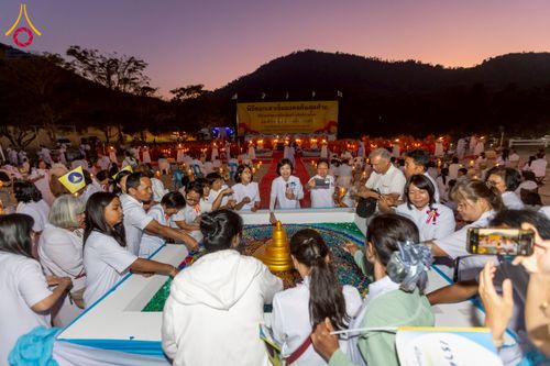 ภาพ No.275260:วันอาทิตย์ที่ 30 พฤศจิกายน พ.ศ. 2568 พิธีจุดประทีปถวายเป็นพุทธบูชา ณ ศูนย์ปฏิบัติธรรมระยอง (บ้านช่องลม)