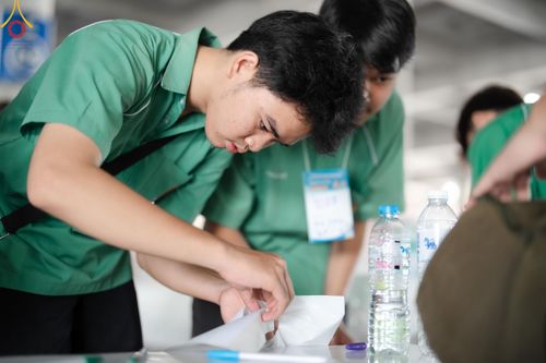 ภาพ No.59334:การอบรมอาสาสมัคร  เตรียมงานและจัดถวายภัตตาหาร แด่พระสังฆาธิการ 10,000 กว่าวัดทั่วประเทศ ในวันที่ 21-22 เมษายน พ.ศ.2567 เพื่องานวันคุ้มครองโลก จัดโดย ชมรมพุทธศาสตร์สากลฯ