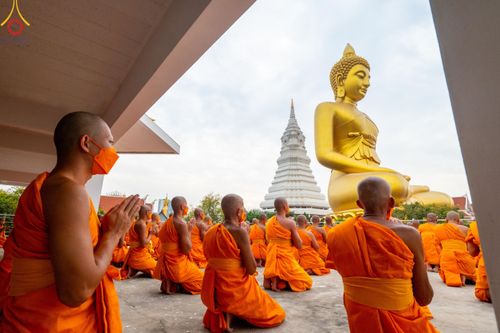 ภาพ No.118973:คณะพุทธบุตรธรรมยาตราร่วมปฏิบัติธรรม และถ่ายภาพหมู่ประวัติศาสตร์ ในโครงการธรรมยาตราฯ ปีที่ 12  วันที่ 25 มกราคม พ.ศ. 2567  ณ อาคารธรรมยาตรา กตัญญูบูชามหาปูชนียาจารย์  ตรงข้ามวัดปากน้ำภาษีเจริญ จ.กรุงเทพมหานคร