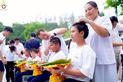 ภาพ No.213642:วันอาทิตย์ที่ 30 มีนาคม พ.ศ. 2568 พิธีตัดปอยผม โครงการหน่อแก้วเปรียญธรรม รุ่นที่ 13 ณ ค่ายจองแชมป์ หมู่กุฏิสามเณรเปรียญธรรม วัดพระธรรมกาย