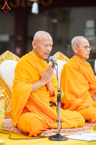 ภาพ No.180271:พิธีทำบุญตักบาตร ข้าวสารอาหารแห้ง แด่คณะสงฆ์ 99 รูป เนื่องในวันพ่อแห่งชาติ ปีที่ 50 ณ ศูนย์การค้าตลาดรังสิต ซ.รังสิต-ปทุมธานี 5 วันที่ 5 ธันวาคม พ.ศ. 2567