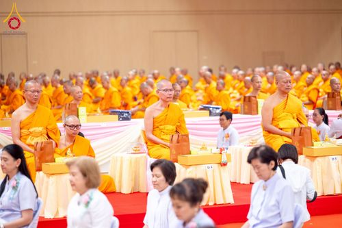 ภาพ No.272854:วันอาทิตย์ที่ 23 พฤศจิกายน พ.ศ.2568 พิธีมุทิตาสักการะ พระมหาเถระและพระเถระ ประจำปีพุทธศักราช 2568 ณ ห้องแก้วสารพัดนึก 2 สภาธรรมกายสากล  วัดพระธรรมกาย