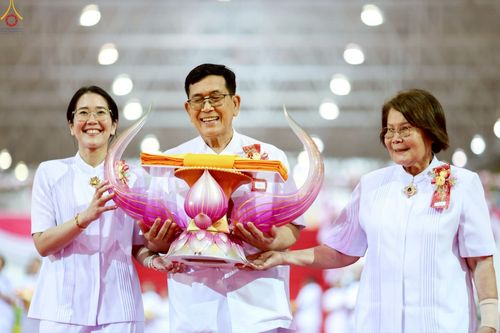 ภาพ No.243909:วันอาทิตย์ที่ 7 กันยายน พ.ศ. 2568 พิธีทอดผ้าป่าสมทบกฐินวัดพระธรรมกาย และสมทบกฐิน 30,000 วัดทั่วไทย ครั้งที่ 2 ณ ห้องแก้วสารพัดนึก 1 วัดพระธรรมกาย