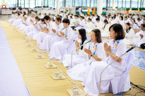 ภาพ No.188496:พิธีถวายภัตตาหารเป็นสังฆทาน แด่พระธรรมยาตรา ในโครงการธรรมยาตรา กตัญญูบูชา มหาปูชนียาจารย์ พระมงคลเทพมุนี(สด จนฺทสโร) พระผู้ปราบมาร อนุสรณ์สถาน 7 แห่ง ปีที่ 13 ณ สภาธรรมกายสากล วัดพระธรรมกาย วันที่ 3 มกราคม พ.ศ. 2568