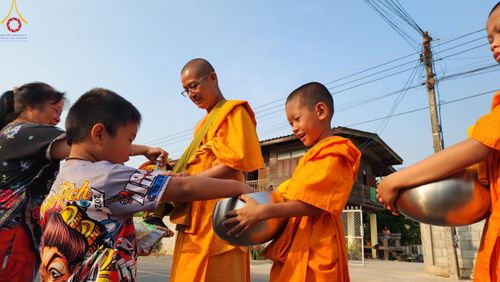 ภาพ No.61770:Photo Story พะเยาสว่างแล้ว กิจวัตรสามเณร โครงการบรรพชาสามเณร ฟื้นฟูพระพุทธศาสนาทั่วไทย  ณ ศูนย์ส่งเสริมศีลธรรมจังหวัดพะเยา โบราณสถานพระธาตุจอมทอง ต.บ้านต๋อม อ.เมือง จ.พะเยา