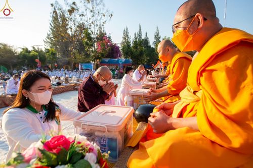 ภาพ No.75689:พิธีเจริญพระพุทธมนต์ และ ตักบาตรพระ 1,111 รูป  บำเพ็ญกุศลเพื่อถวายพระพรชัยมงคลแด่  สมเด็จพระเจ้าลูกเธอ เจ้าฟ้าพัชรกิติยาภา นเรนทิราเทพยวดี กรมหลวงราชสาริณีสิริพัชร มหาวัชรราชธิดา วันเสาร์ที่ 11 กุมภาพันธ์ พ.ศ. 2566 ณ วัดห้วยตองสัก อ.จอมทอง จ.เชียงใหม่