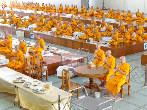 ภาพ No.240060:วันเสาร์ที่ 23 สิงหาคม พ.ศ. 2568 (วันพระ แรม 14 ค่ำ เดือน 9) พิธีบุพเปตพลี ครั้งที่ 169 ร่วมอุทิศบุญแด่หมู่ญาติที่ล่วงลับไปแล้ว และสืบทอดอายุพระพุทธศาสนา ณ หอฉันคุณยายอาจารย์ฯ วัดพระธรรมกาย