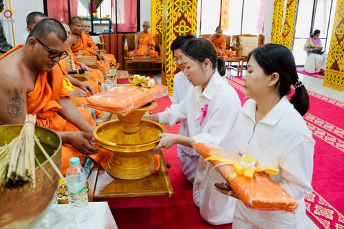 ภาพ No.262019:วันที่ 19 ตุลาคม พ.ศ. 2568 พิธีทอดกฐินสามัคคีทั่วไทย 30,000 วัด โดยคณะศิษยานุศิษย์ บูชาธรรม 81 ปี หลวงพ่อธัมมชโย ณ วัดตะพังทองหลาง ต.เมืองเก่า อ.เมือง จ.สุโขทัย