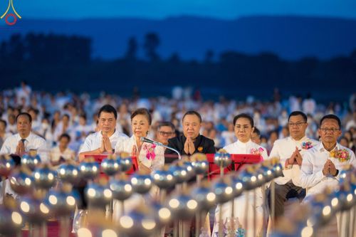 ภาพ No.91639:พิธีทอดผ้าป่า สร้างลานเอนกประสงค์พญานาค 4 ตระกูล จุดประทีปโคมลาน ถวายเป็นพุทธบูชา  สร้างความสว่างไสวให้กับแผ่นดินด้วยแสงธรรม วันอาทิตย์ที่ 29 ตุลาคม พ.ศ. 2566 ณ พุทธอุทยานนานาชาติ จังหวัดหนองคาย