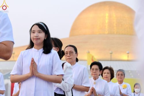 ภาพ No.121956:พิธีจุดประทีปถวายเป็นพุทธบูชา และบูชาธรรมมหาปูชนียาจารย์ พระมงคลเทพมุนี(สด จนฺทสโร) ในโครงการธรรมยาตรา กตัญญูบูชา มหาปูชนียาจารย์ พระมงคลเทพมุนี(สด จนฺทสโร) พระผู้ปราบมาร อนุสรณ์สถาน 7 แห่ง ปีที่ 12 วันที่ 31 มกราคม พ.ศ. 2567 ณ วัดพระธรรมกาย จ.ปทุมธานี