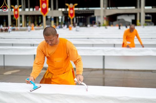 ภาพ No.218765:วันศุกร์ที่ 18 เมษายน พ.ศ. 2568 การเตรียมงานในลานธรรม , พระมหาธรรมกายเจดีย์ เพื่องานวันคุ้มครองโลก 22 เมษายน พ.ศ. 2568