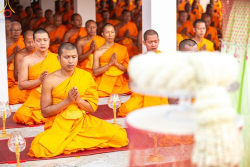 ภาพ No.201553:พิธีจุดประทีปถวายเป็นพุทธบูชา และบูชาธรรมมหาปูชนียาจารย์ ณ อาคารธรรมยาตรา กตัญญูบูชามหาปูชนียาจารย์ ตรงข้ามวัดปากน้ำภาษีเจริญ จ.กรุงเทพมหานคร ในโครงการธรรมยาตรา กตัญญูบูชา มหาปูชนียาจารย์ พระมงคลเทพมุนี(สด จนฺทสโร) พระผู้ปราบมาร อนุสรณ์สถาน 7 แห่ง