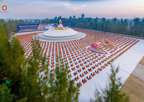 ภาพ No.108185:พระธรรมยาตราร่วมปฏิบัติธรรม และถ่ายภาพหมู่ประวัติศาสตร์ วันที่ 8 มกราคม พ.ศ. 2567  ณ อนุสรณ์สถานบางนางแท่น จ.นครปฐม